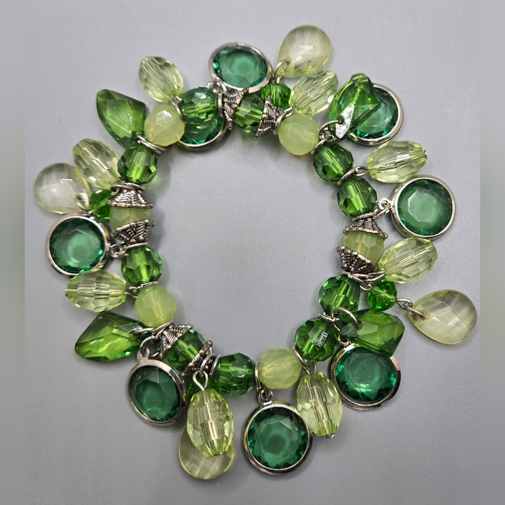 Green Charm Bracelet Silver Tone & Acrylic Sz 6 - 7  Happy St Patrick's Day!